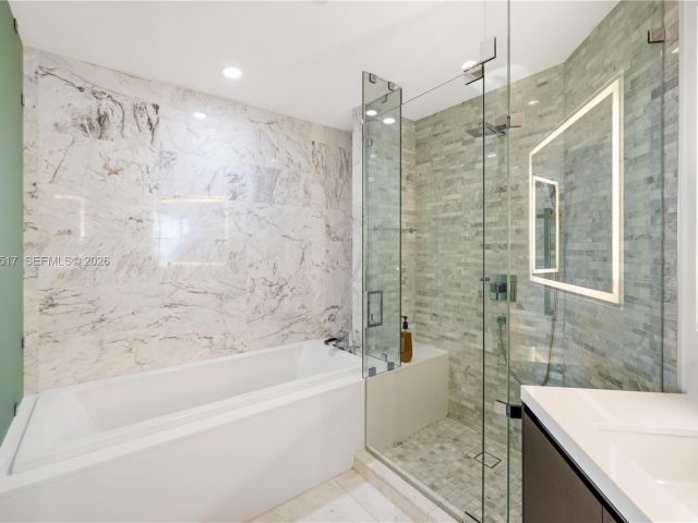 Apartment for rent  Unit #4206 - photo 7487750