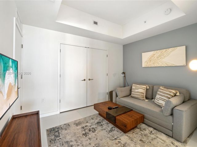 Apartment for rent  Unit #4206 - photo 7487752