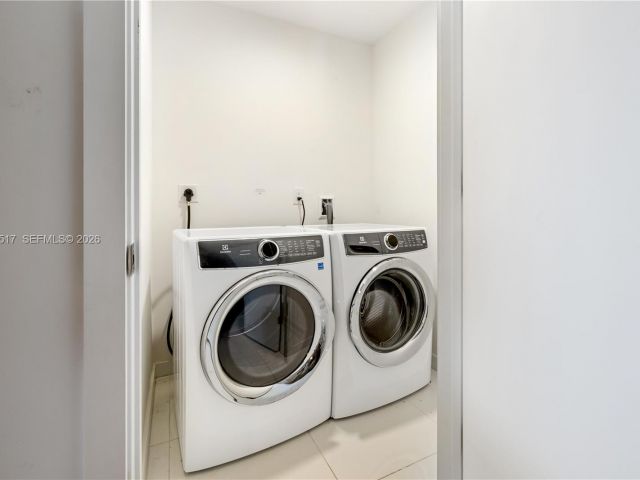 Apartment for rent  Unit #4206 - photo 7487755