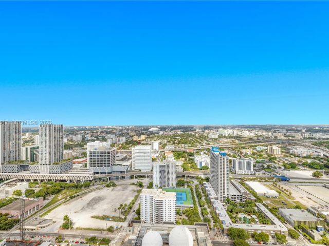 Apartment for rent  Unit #4206 - photo 7487756