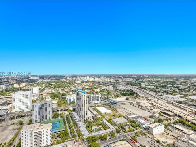 Apartment for rent  Unit #4206 - photo 7487757