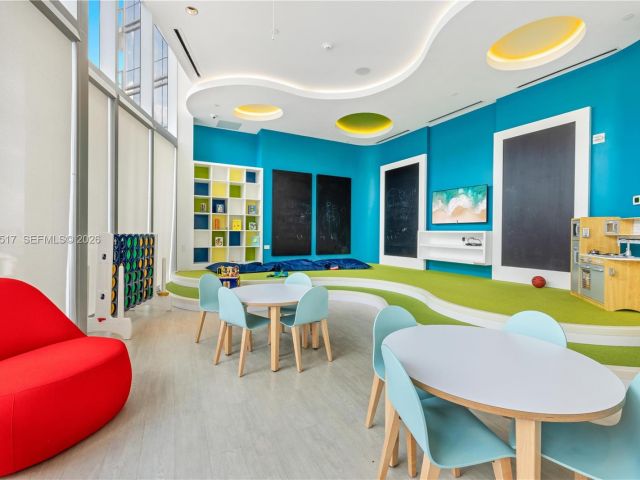 Apartment for rent  Unit #4206 - photo 7487758