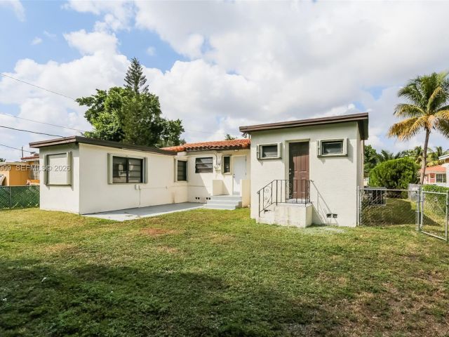 Home for rent at 1078 NE 157th St - photo 7480541