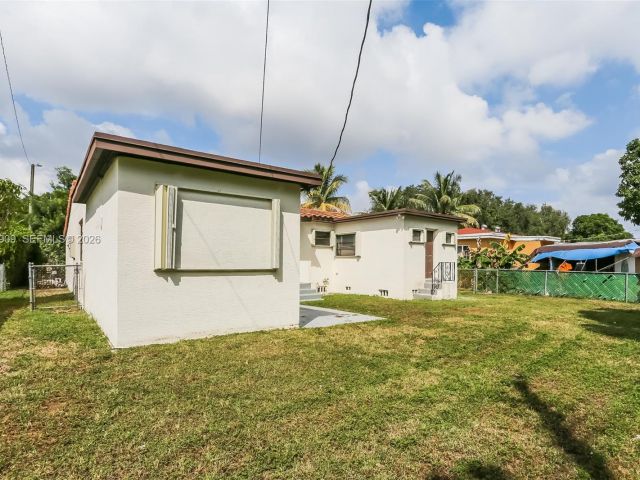 Home for rent at 1078 NE 157th St - photo 7480542