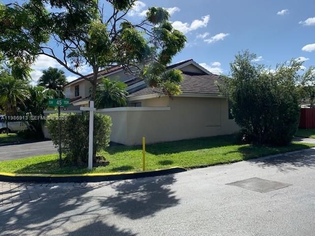 3-bedroom home for rent in Miami - 4526 SW 143rd Ct W 0 - MondialRealty