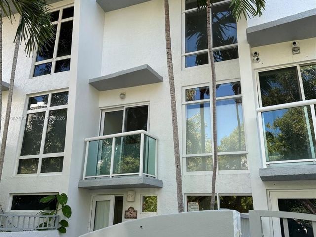 Home for rent at 1853 Jefferson Ave 5 - photo 7525457