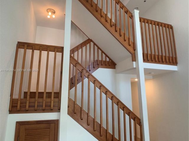 Home for rent at 1853 Jefferson Ave 5 - photo 7525464