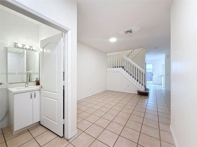 Home for rent at 4330 NW 114th Pl - photo 7484292