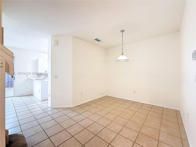 Home for rent at 4330 NW 114th Pl - photo 7484295