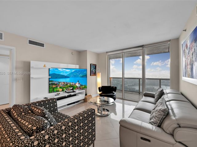 Apartment for sale  Unit #3908 - photo 7500329