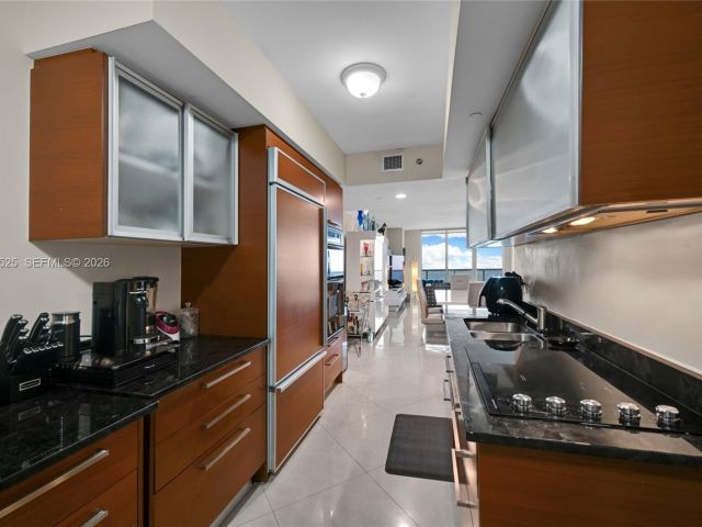 Apartment for sale  Unit #3908 - photo 7500335