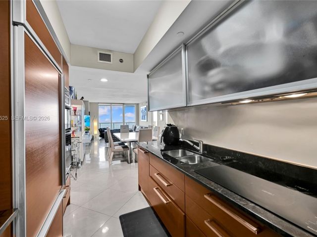 Apartment for sale  Unit #3908 - photo 7500336