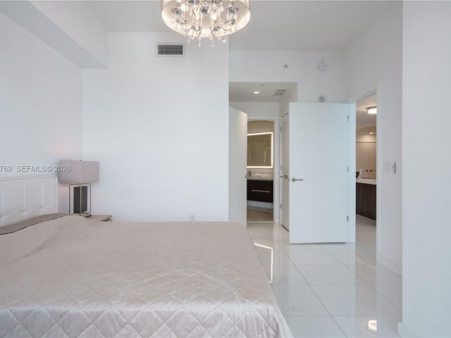 Apartment for rent  Unit #4406 - photo 7487708