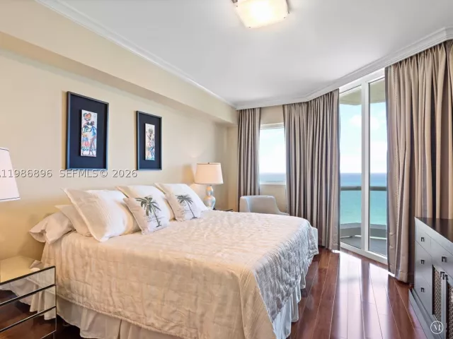 3-bedroom condo for rent in Sunny Isles Beach - 17875 Collins Ave 2903 - MondialRealty