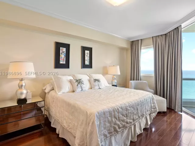 3-bedroom condo for rent in Sunny Isles Beach - 17875 Collins Ave 2903 - MondialRealty