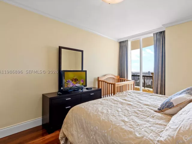 3-bedroom condo for rent in Sunny Isles Beach - 17875 Collins Ave 2903 - MondialRealty