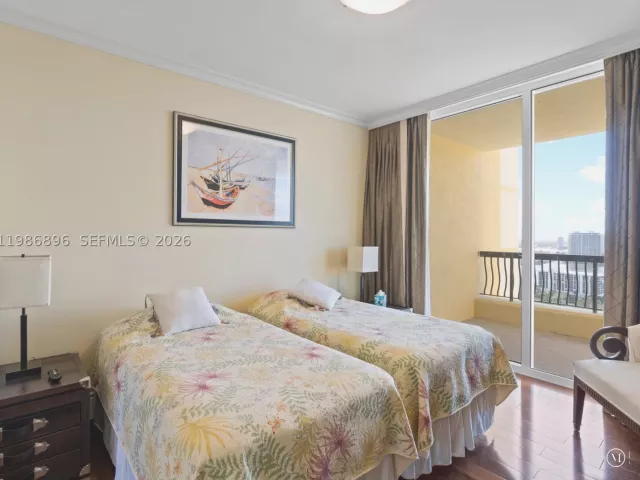 3-bedroom condo for rent in Sunny Isles Beach - 17875 Collins Ave 2903 - MondialRealty