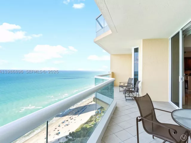 3-bedroom condo for rent in Sunny Isles Beach - 17875 Collins Ave 2903 - MondialRealty