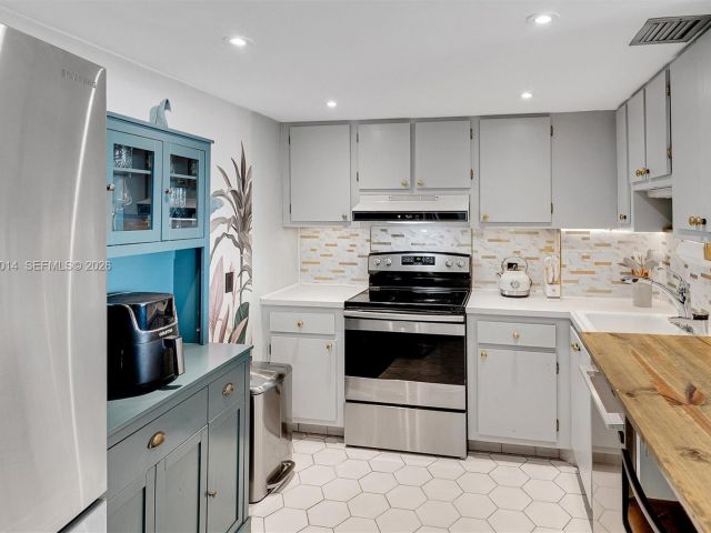 Apartment for sale  Unit #617 - photo 7525014