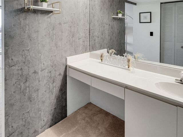 Apartment for sale  Unit #617 - photo 7525025