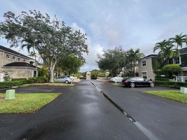 Home for rent at 5570 SW 70th Pl S 5570 - photo 7498993