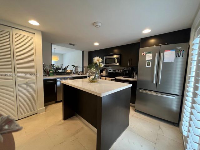 Home for rent at 5570 SW 70th Pl S 5570 - photo 7498996