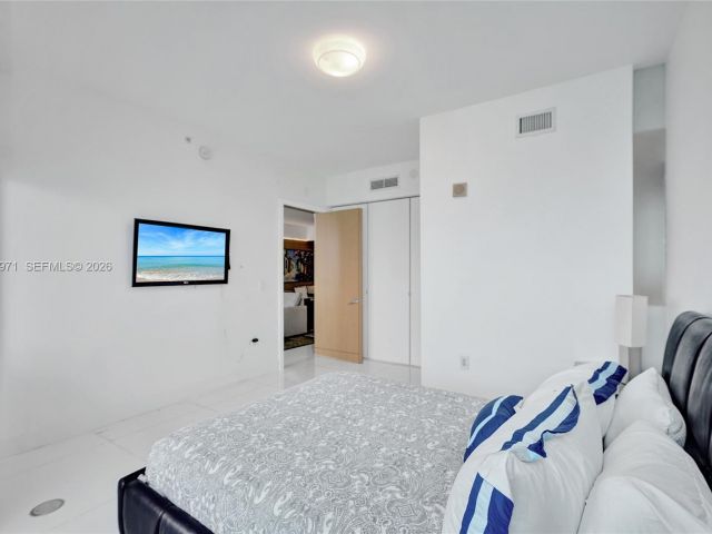 Apartment for rent  Unit #3206 - photo 7498605