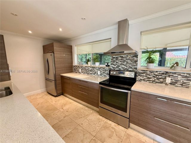 Home for rent at 211 189th Ter - photo 7502827