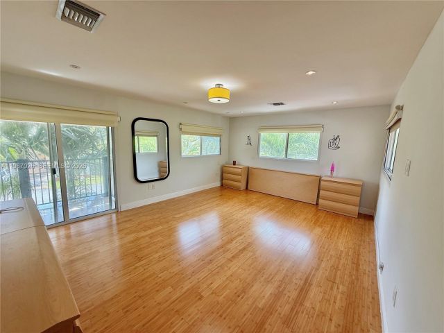 Home for rent at 211 189th Ter - photo 7502832