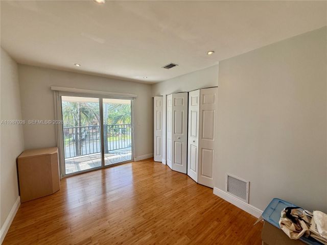 Home for rent at 211 189th Ter - photo 7502833