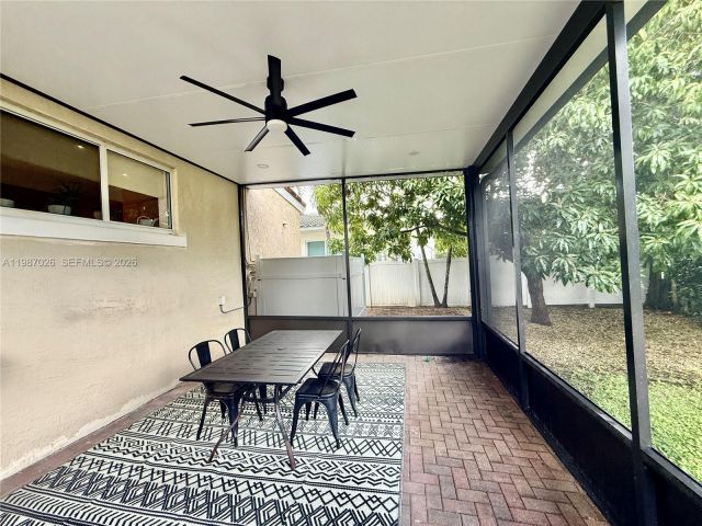 Home for rent at 211 189th Ter - photo 7502841