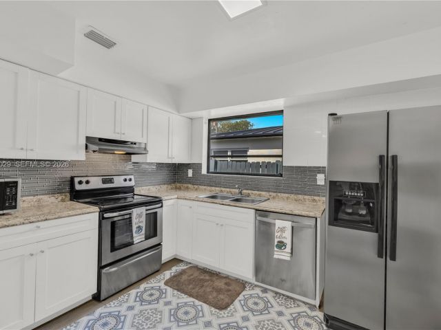 Home for sale at 12890 NE Miami Ct - photo 7504210