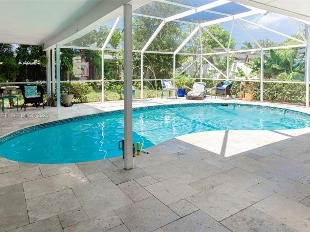 Home for rent at 809 SE 14th Dr - photo 7517238