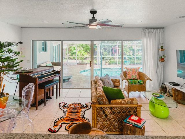 Home for rent at 809 SE 14th Dr - photo 7517241