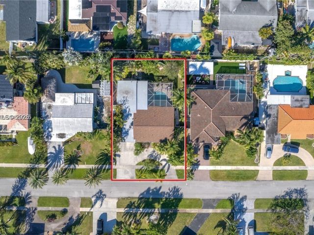 Home for rent at 809 SE 14th Dr - photo 7517242