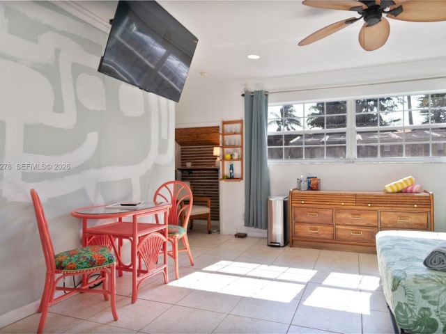 Home for rent at 809 SE 14th Dr - photo 7517245