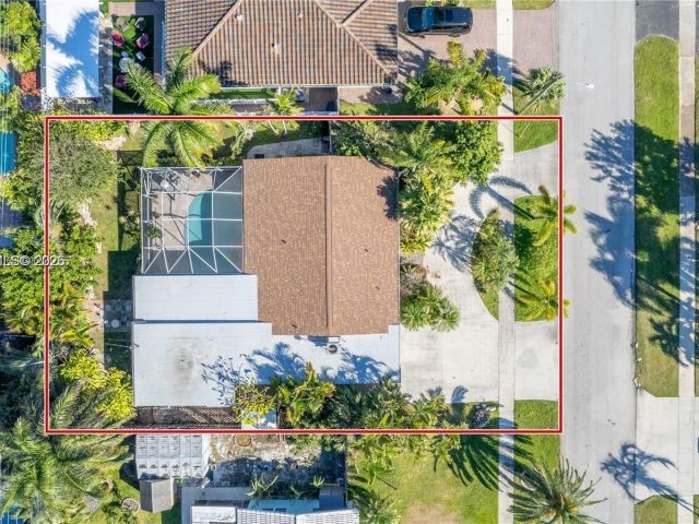 Home for rent at 809 SE 14th Dr - photo 7517256