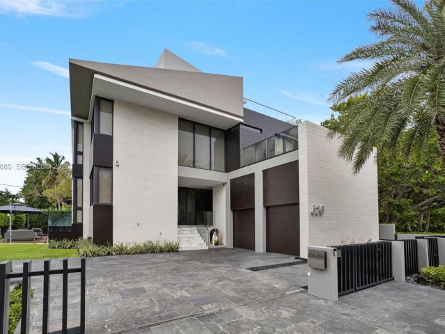 Home for sale at 610 Harbor Cir - photo 7524434