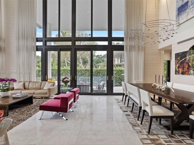 Home for sale at 610 Harbor Cir - photo 7524437