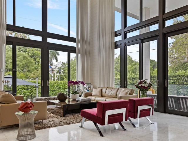 Home for sale at 610 Harbor Cir - photo 7524439