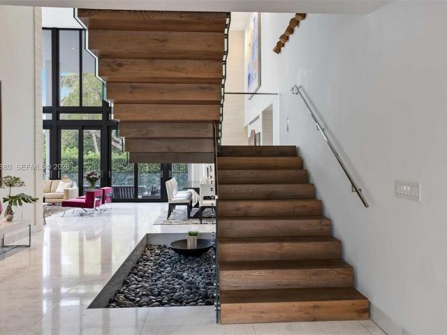 Home for sale at 610 Harbor Cir - photo 7524442