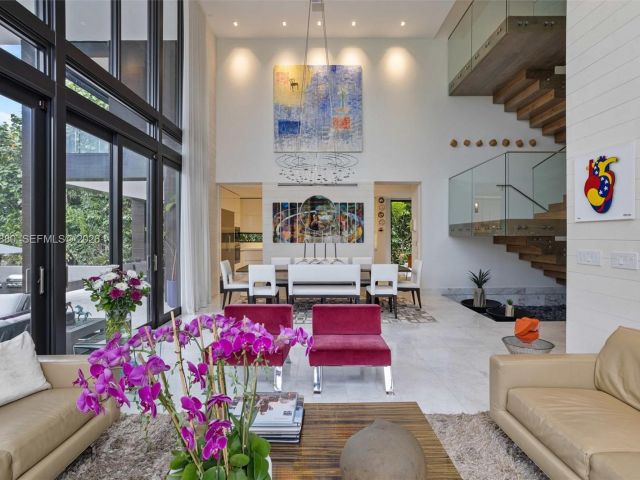 Home for sale at 610 Harbor Cir - photo 7524444