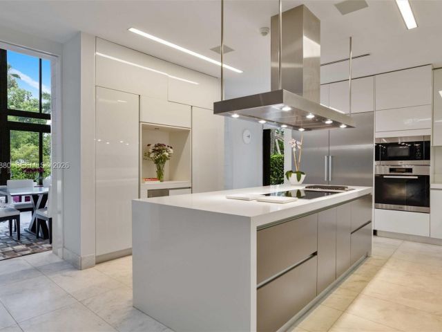 Home for sale at 610 Harbor Cir - photo 7524448