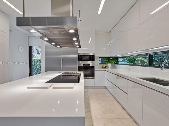 Home for sale at 610 Harbor Cir - photo 7524451