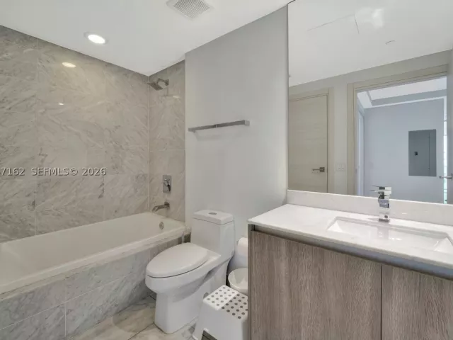 3-bedroom condo for sale in Miami - 801 S Miami Ave 2909 - MondialRealty