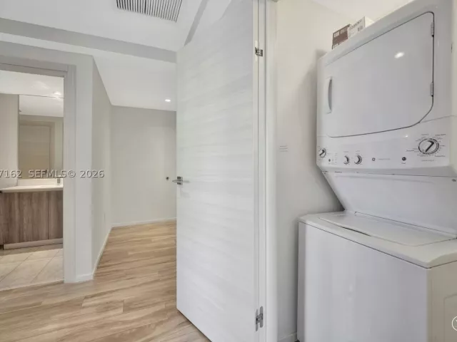 3-bedroom condo for sale in Miami - 801 S Miami Ave 2909 - MondialRealty