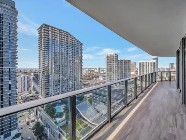 3-bedroom condo for sale in Miami - 801 S Miami Ave 2909 - MondialRealty