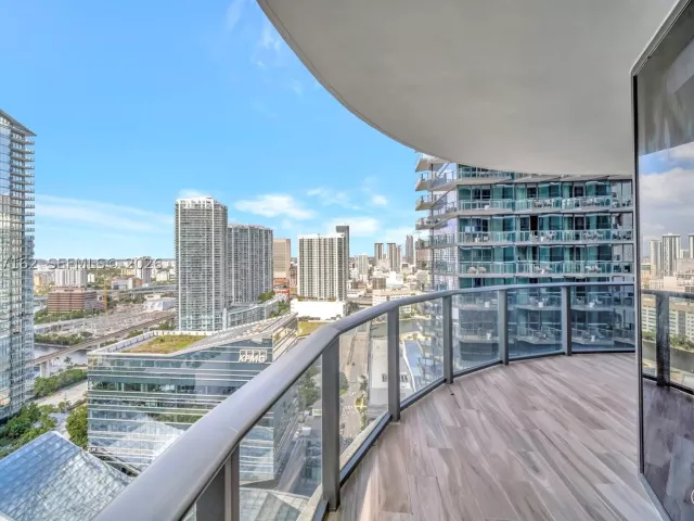 3-bedroom condo for sale in Miami - 801 S Miami Ave 2909 - MondialRealty
