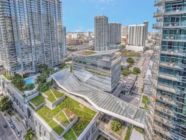 3-bedroom condo for sale in Miami - 801 S Miami Ave 2909 - MondialRealty