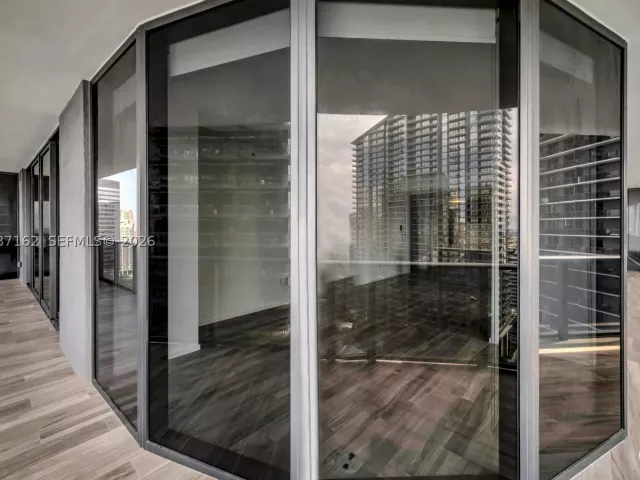 3-bedroom condo for sale in Miami - 801 S Miami Ave 2909 - MondialRealty
